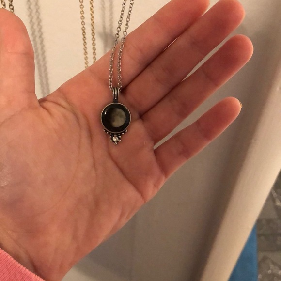 Necklaces - Picture 5 of 5